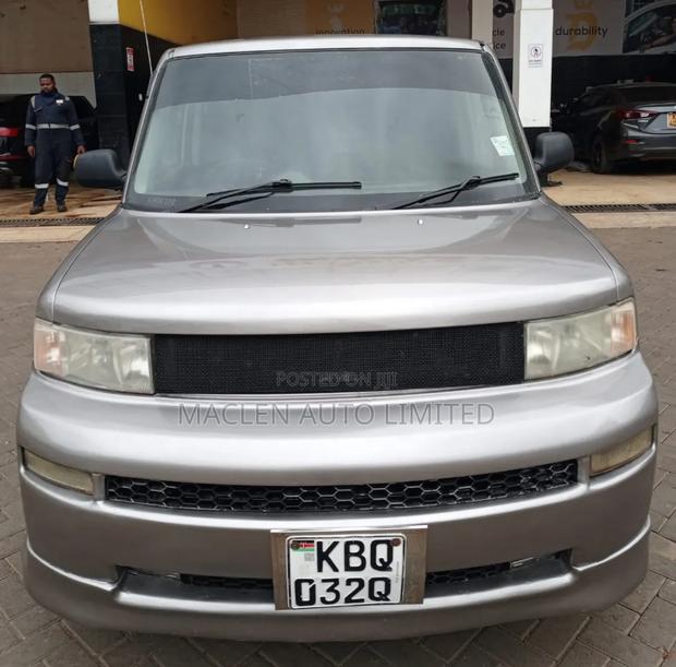 Toyota bB 2004 Silver