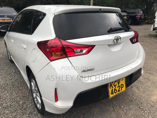 Toyota Auris 2012 White