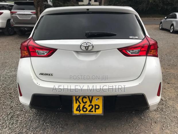 Toyota Auris 2012 White