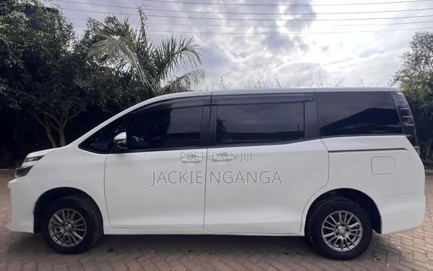 Toyota Voxy 2016 White