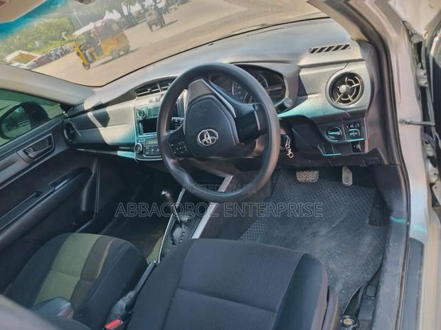 Toyota Corolla Fielder 2016 Silver