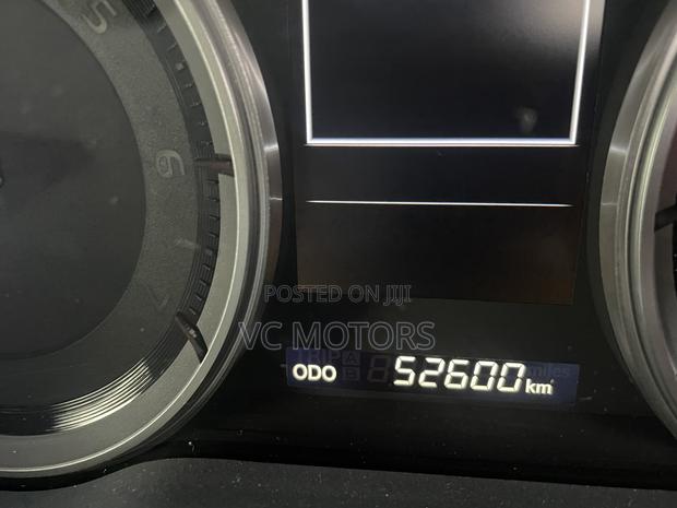 Toyota Land Cruiser 4.6 V8 ZX 2019 White