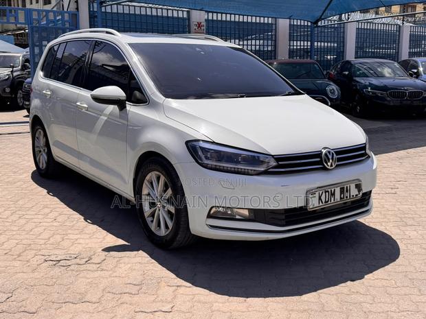 Volkswagen Touran 2016 White