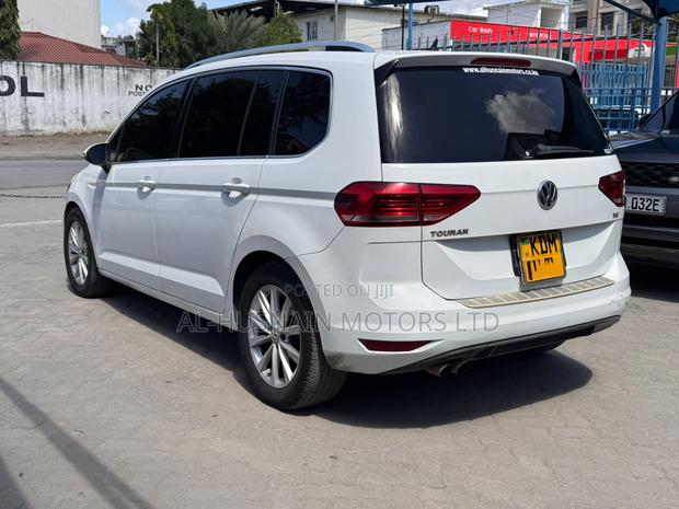 Volkswagen Touran 2016 White