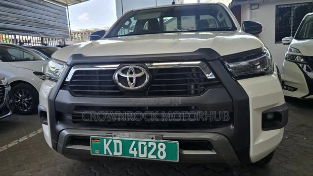 Toyota Hilux 2019 White