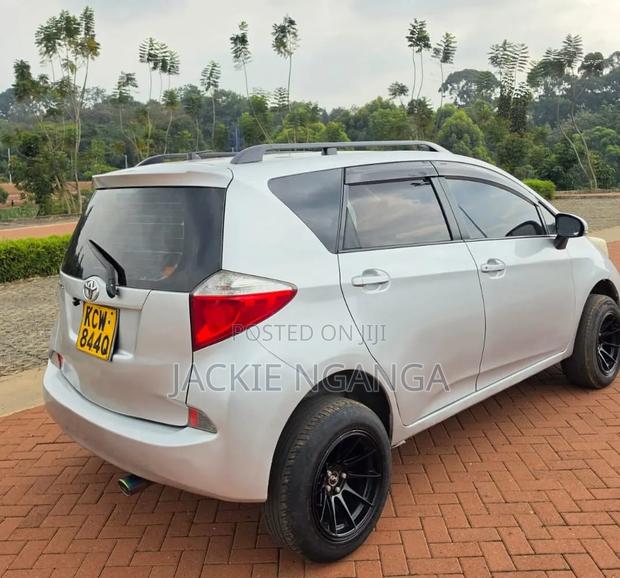 Toyota Ractis 2013 Silver