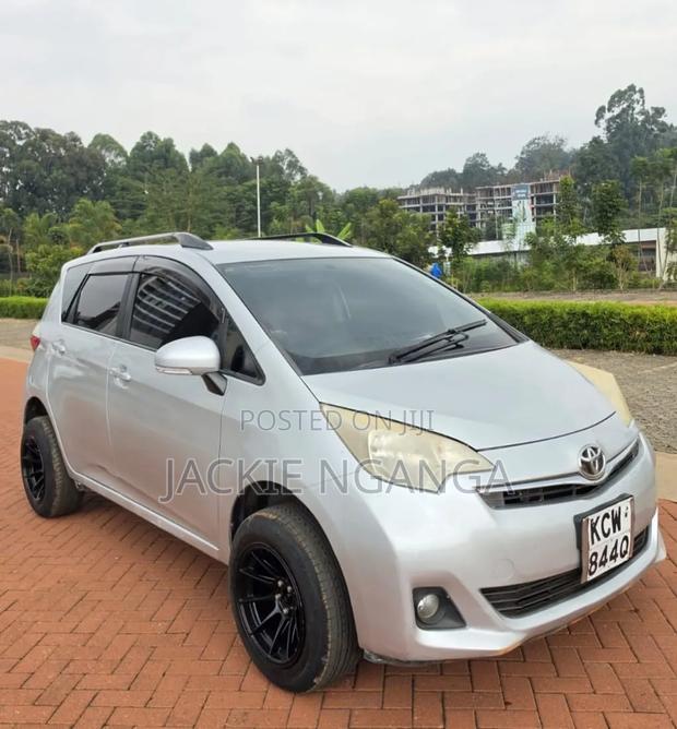Toyota Ractis 2013 Silver
