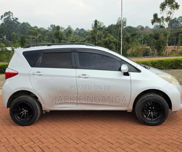 Toyota Ractis 2013 Silver