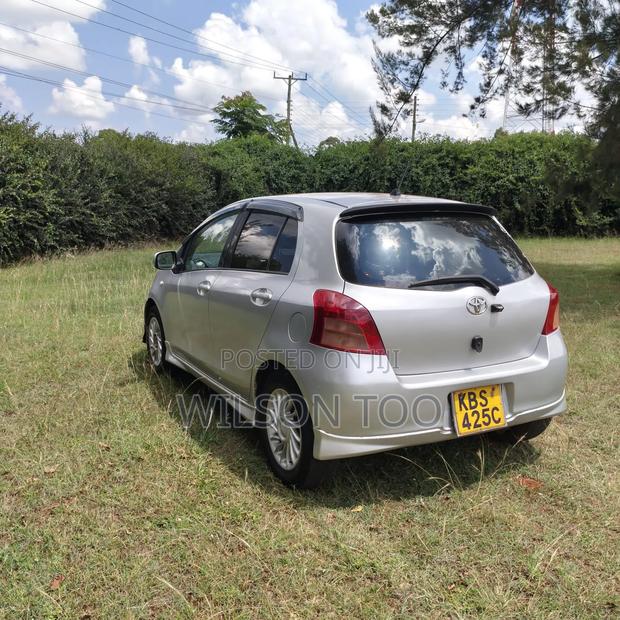 Toyota Vitz 2006 Silver