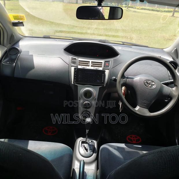 Toyota Vitz 2006 Silver