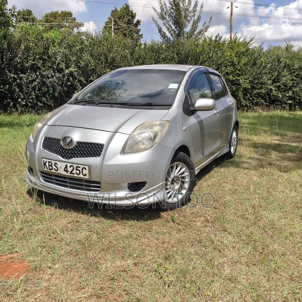Toyota Vitz 2006 Silver