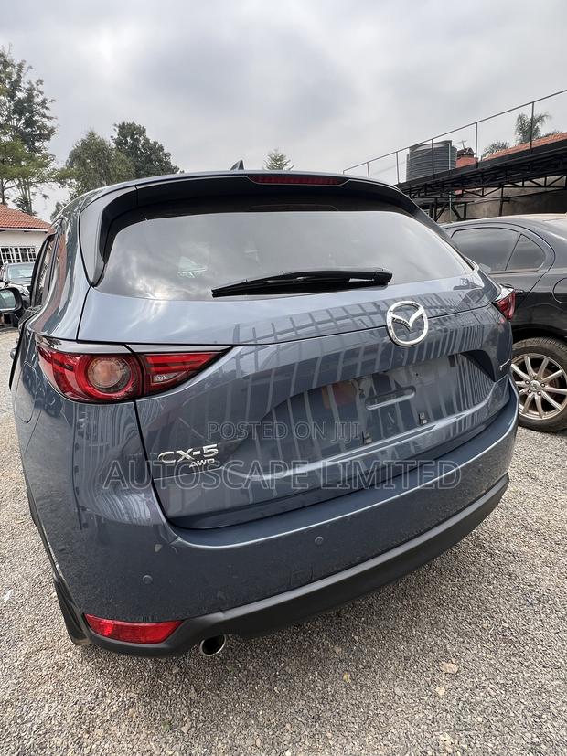 Mazda CX-5 2021 Blue