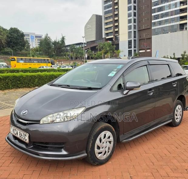 Toyota Wish 2013 Gray