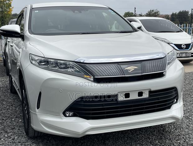 Toyota Harrier 2.5 Hybrid 4WD 2019 White