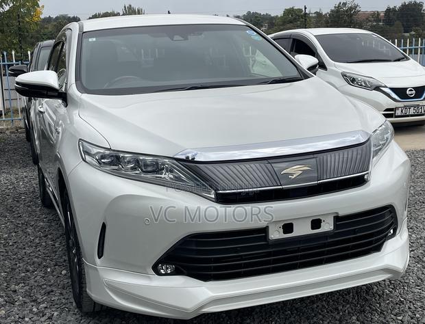 Toyota Harrier 2.5 Hybrid 4WD 2019 White