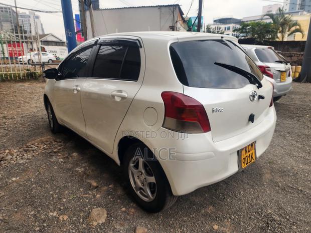 Toyota Vitz 2009 White