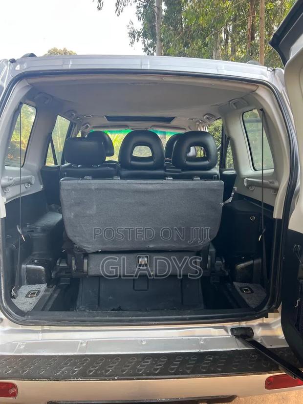 Mitsubishi Pajero 2005 Silver