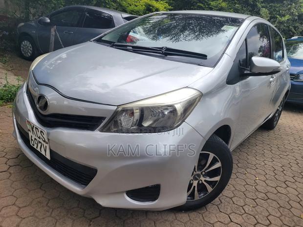 Toyota Vitz 2012 Silver