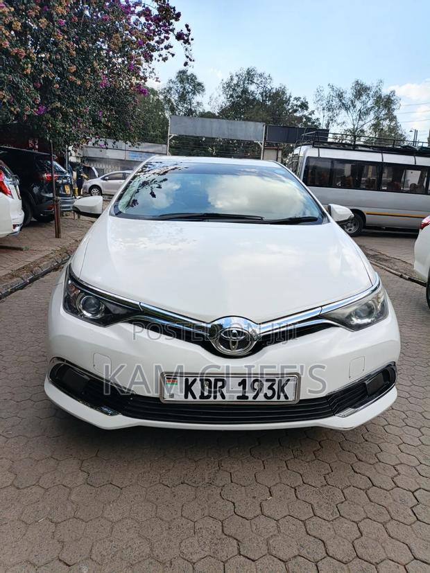 Toyota Auris 2017 Off white