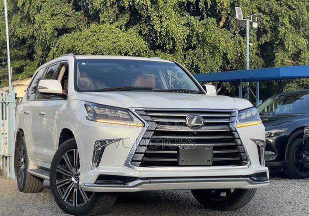 Lexus LX 570 (5 seats) AWD 2019 White