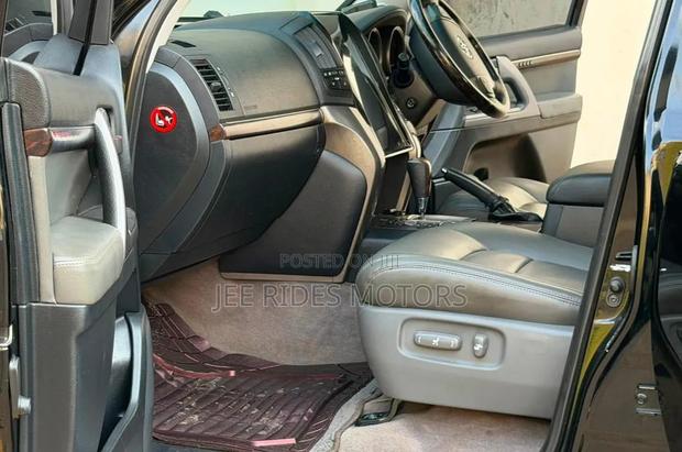 Toyota Land Cruiser 2010 Burgundy