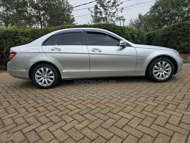 Mercedes-Benz C200 2012 Silver