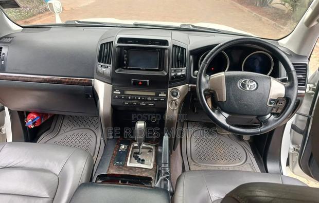 Toyota Land Cruiser 2008 Pearl