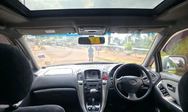 Toyota Harrier 2002 Silver