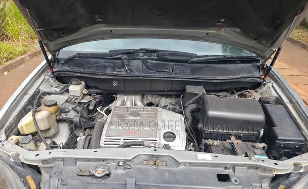 Toyota Harrier 2002 Silver