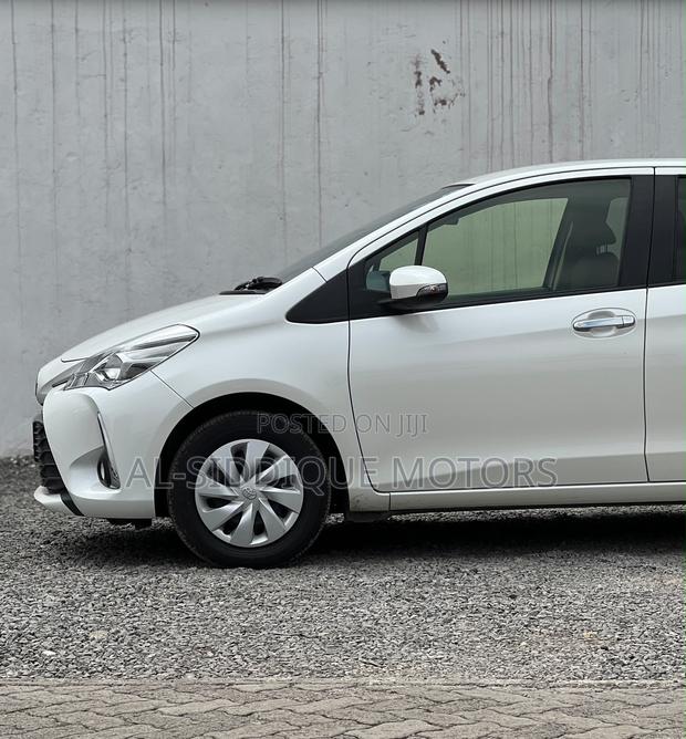 Toyota Vitz 1.0 FWD 5dr 2020 White