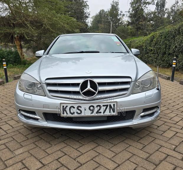 Mercedes-Benz C200 2012 Silver