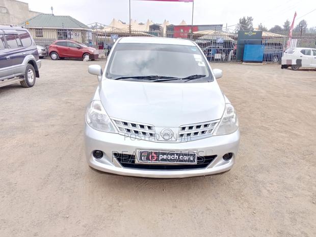 Nissan Tiida 2010 Silver