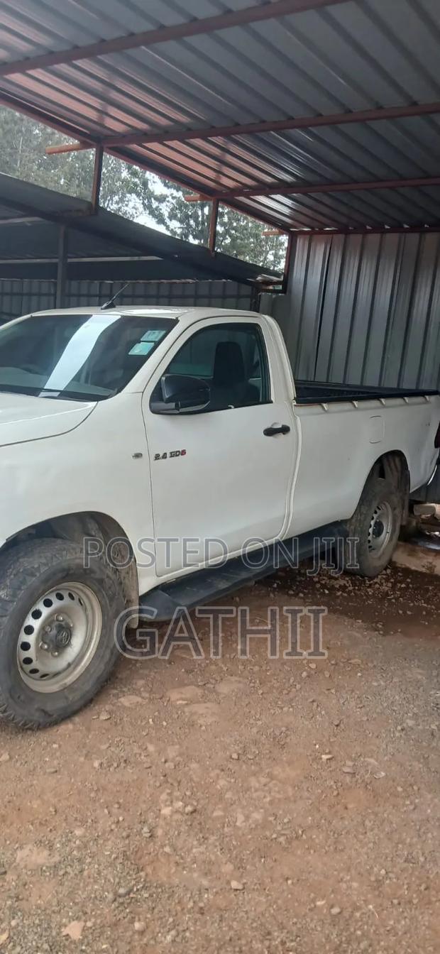 Toyota Hilux 2015 White