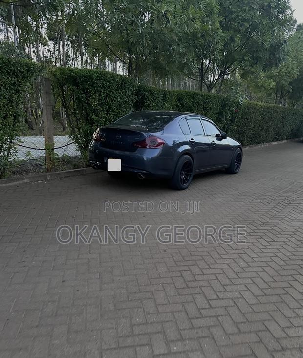 Nissan Skyline 2011 Gray