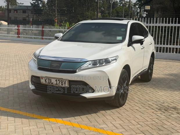 Toyota Harrier 2.0 2017 White