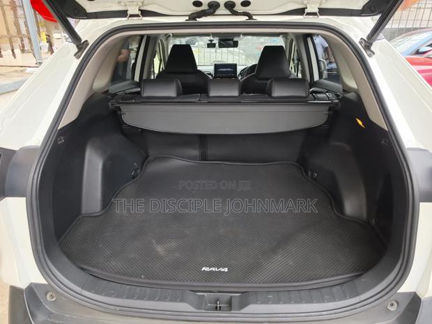 Toyota RAV4 2019 White