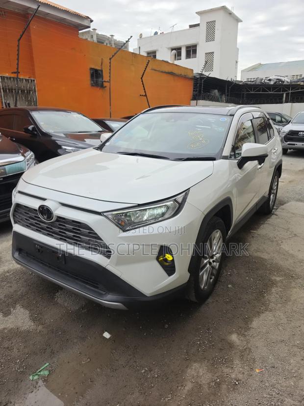 Toyota RAV4 2019 White