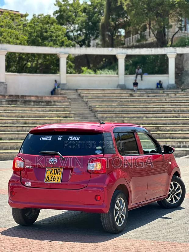 Toyota Passo 2018 Maroon