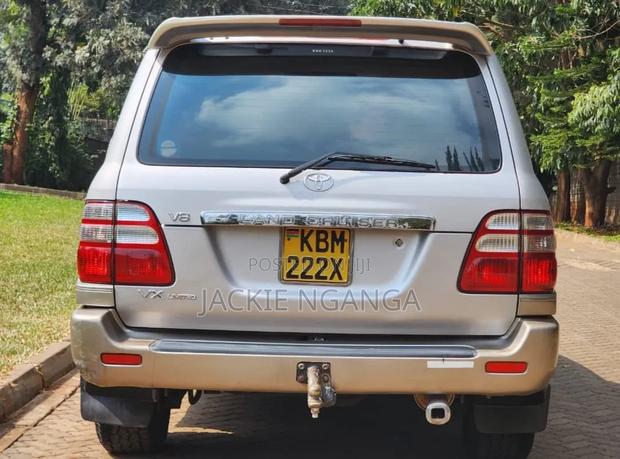 Toyota Land Cruiser 2005 Silver