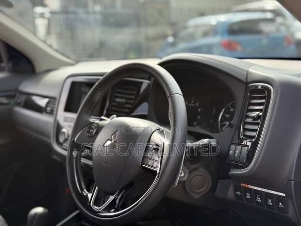 Mitsubishi Outlander ES AWC 2019 Gray