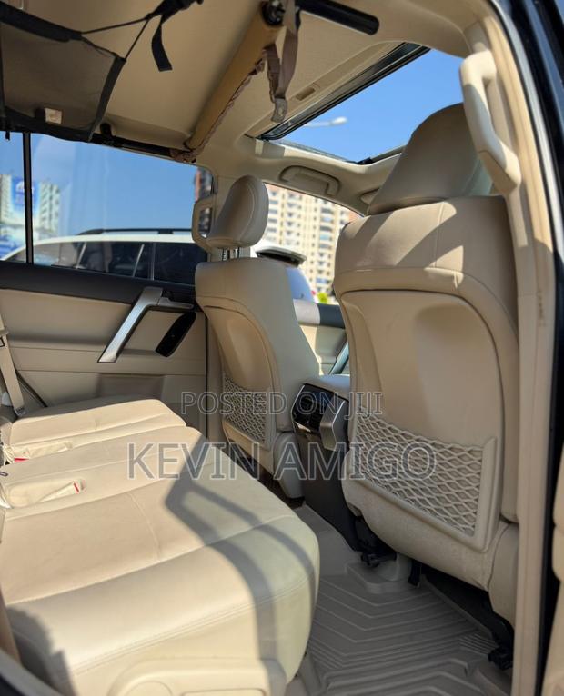 Toyota Land Cruiser Prado 2.7 2023 Black