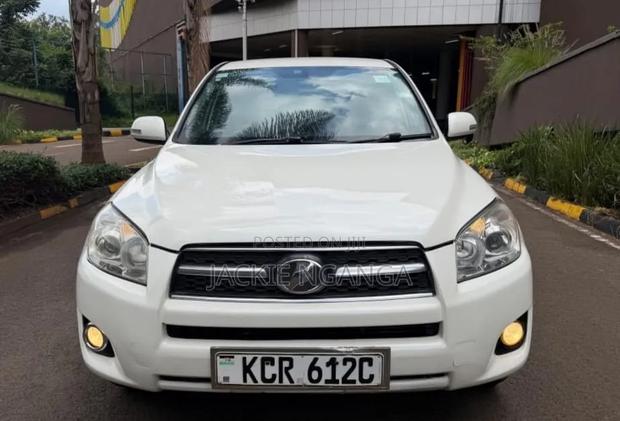 Toyota RAV4 2012 White