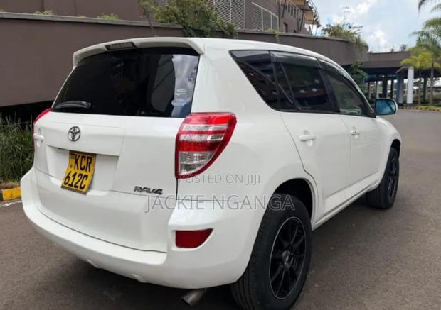 Toyota RAV4 2012 White