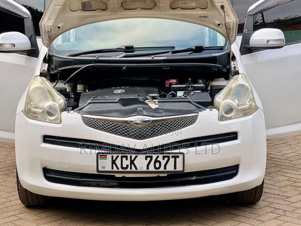 Toyota Ractis 2009 White