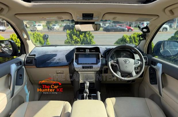 Toyota Land Cruiser Prado 2.7 2023 Black