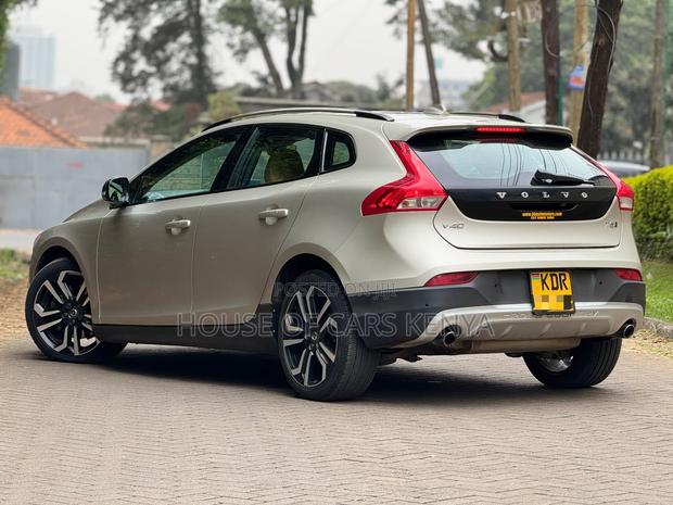 Volvo V40 2017 Beige