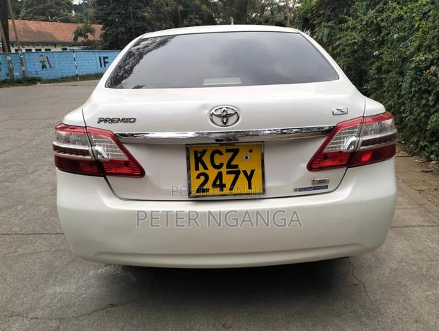 Toyota Premio 2013 Off white
