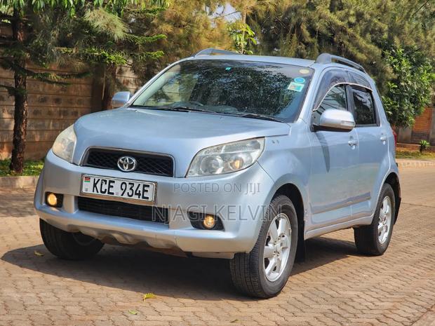 Toyota Rush 1.5 RWD 2008 Silver