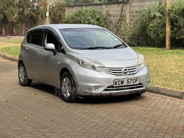 Nissan Note 2012 Silver