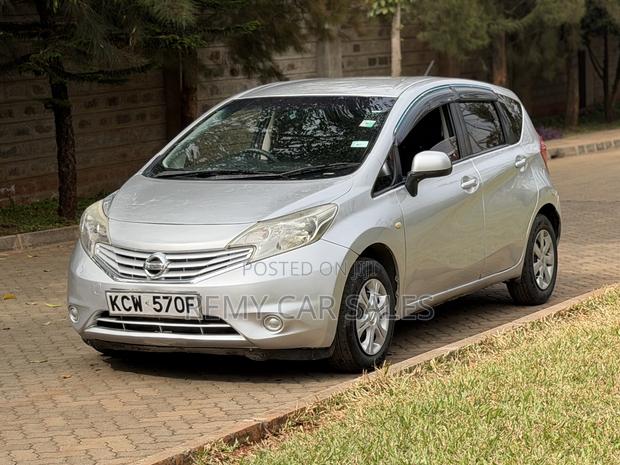 Nissan Note 2012 Silver